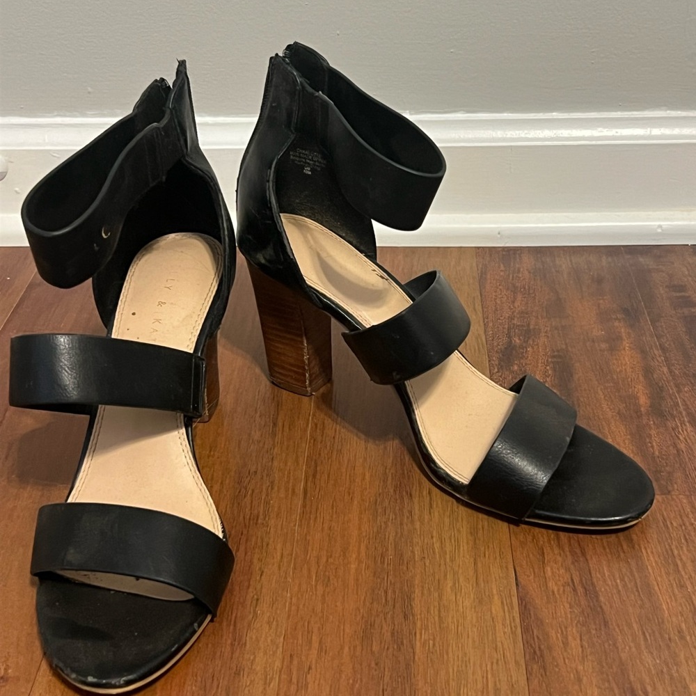 Kelly & Katie Black Women's Heeled Sandals